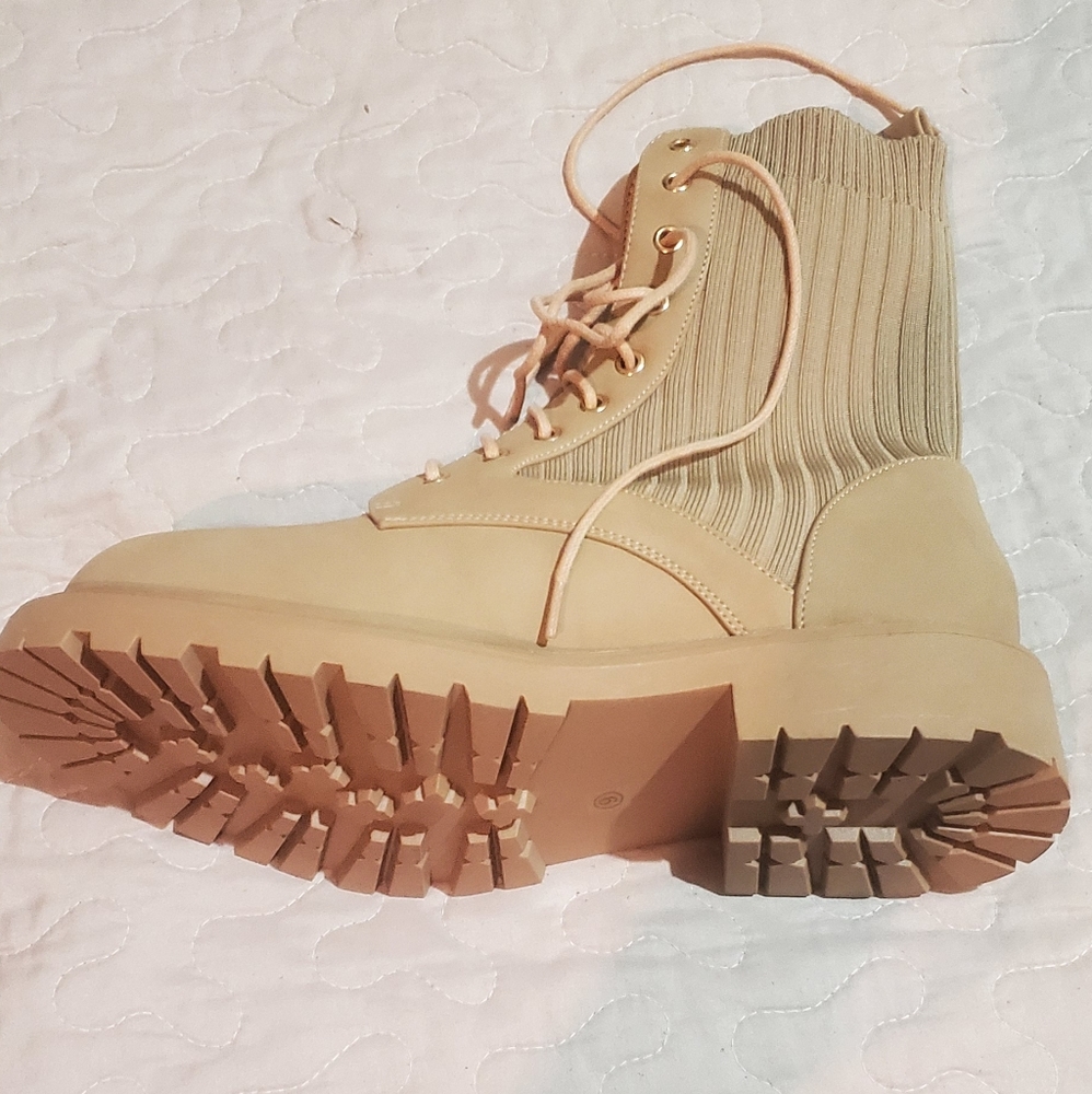 GENSHUO Women's Lace Up Combat camel Boots Zipper Ankle Booties Low Heel…